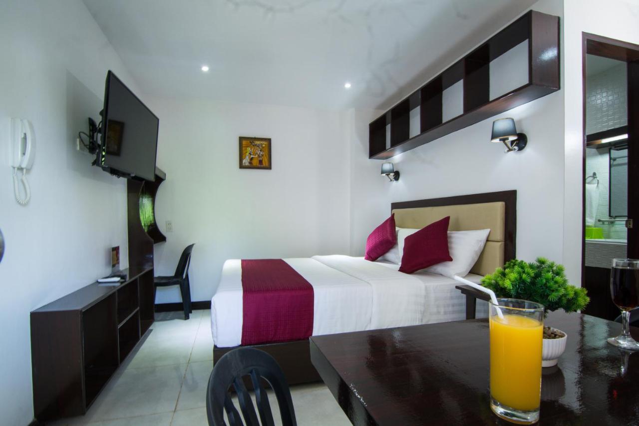 Diamond Hotel And Resto Catarman  Extérieur photo